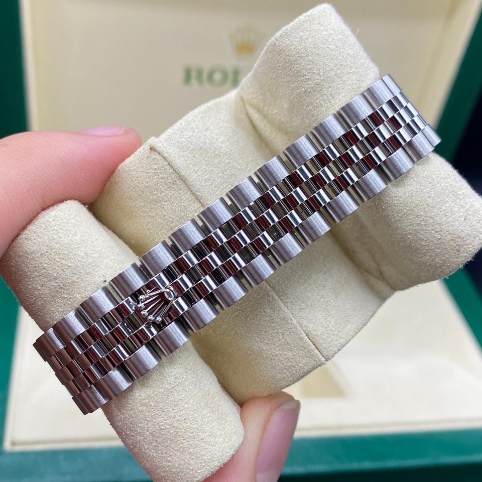 Rolex | Datejust | 278240 SILVER INDEX JUB | Steel | 31 x 37 mm | Steel | Silver | Automatic