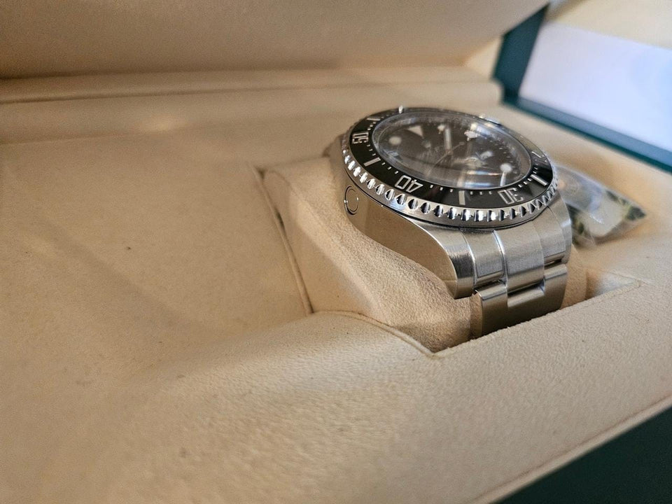 Rolex | Sea-Dweller | 116660 | 44 mm | Steel | Automatic