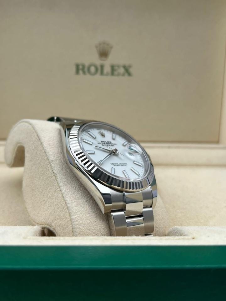 Rolex | Datejust | 126334 | White gold | 41 mm | Steel | White | Automatic