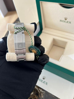 Rolex | Oyster Perpetual | 1100 | Steel | 41 mm | Steel | Green | Automatic