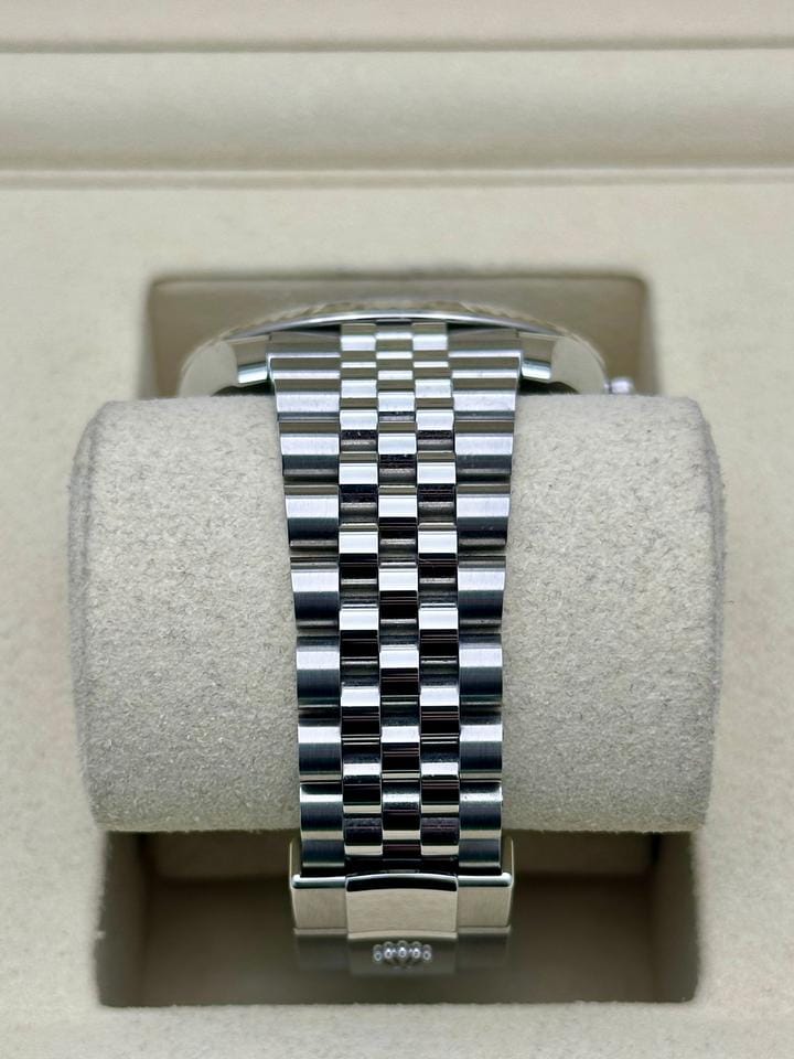 Rolex | Datejust | 126234 | Steel | 36 mm | Steel | Silver (solid) | Automatic