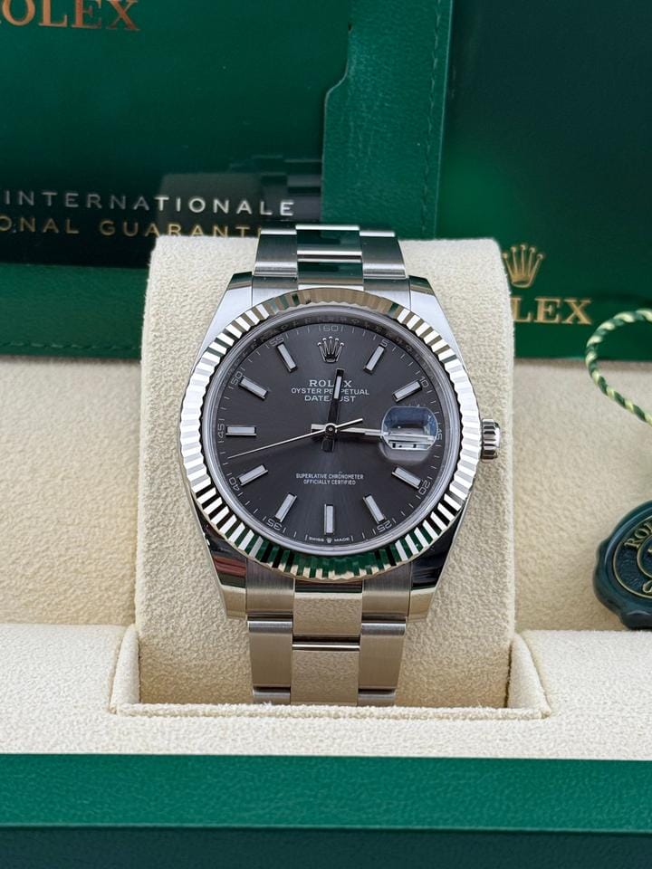 Rolex | Datejust | 126334 | White gold | 41 mm | Steel | Grey | Automatic