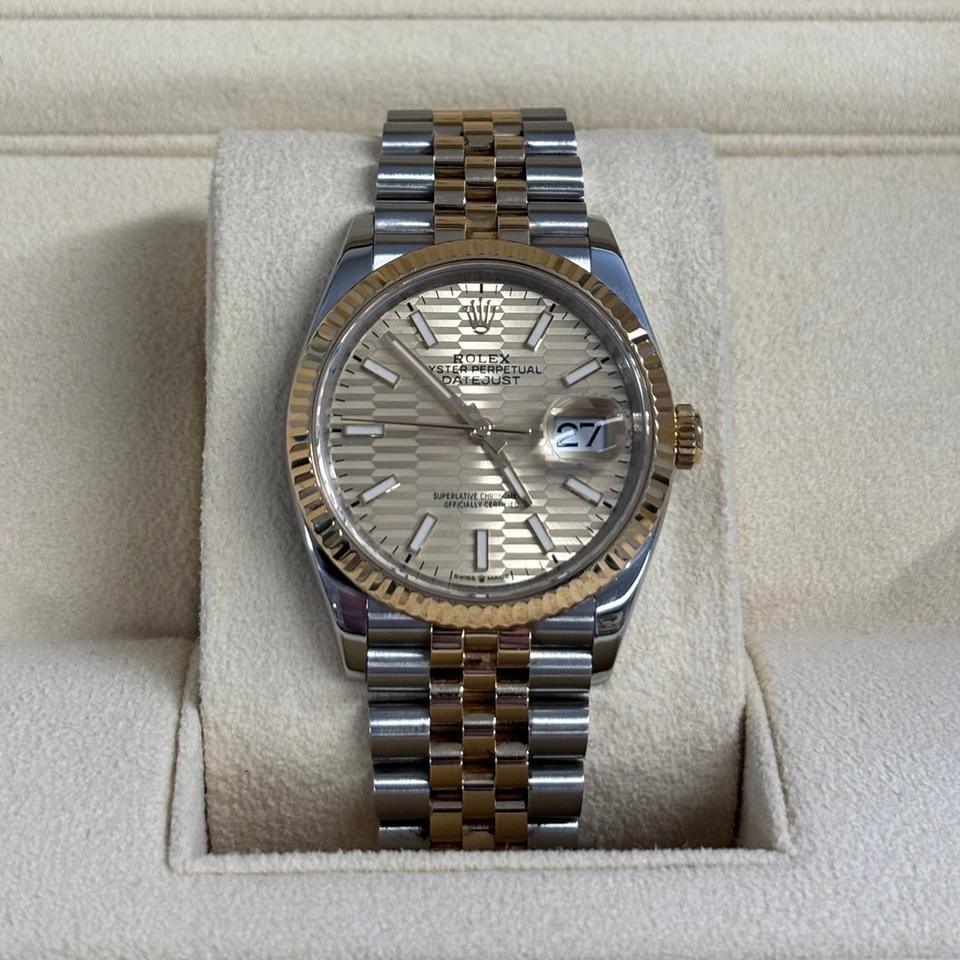 Rolex | Datejust | 126233 | Yellow gold | 42 mm | Gold/Steel | Champagne | Automatic