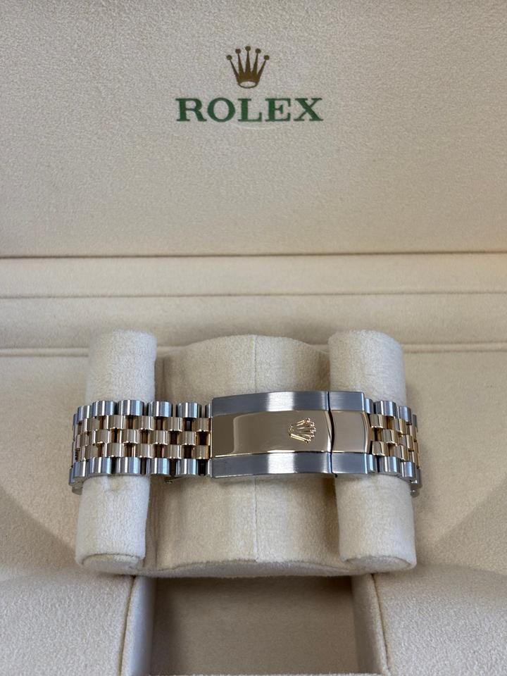 Rolex | Datejust | 126233 | Yellow gold | 42 mm | Gold/Steel | Champagne | Automatic
