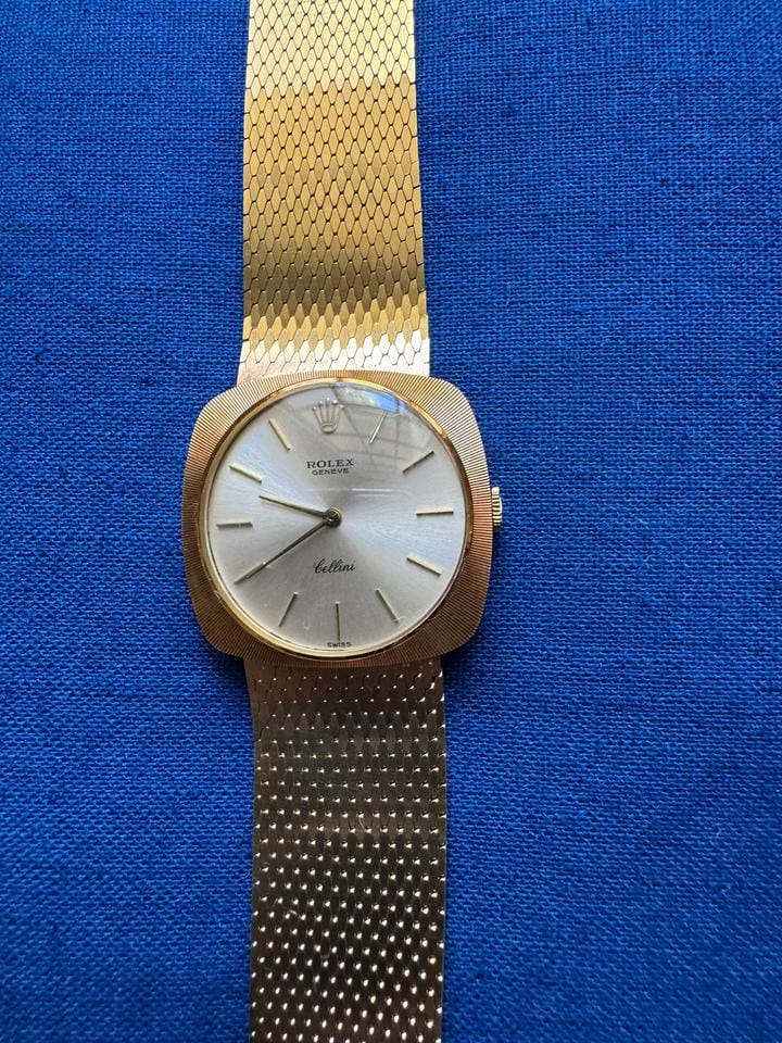 Rolex | Cellini | 3747 | Yellow gold | 30.5 mm | Yellow gold | Silver | Manual winding
