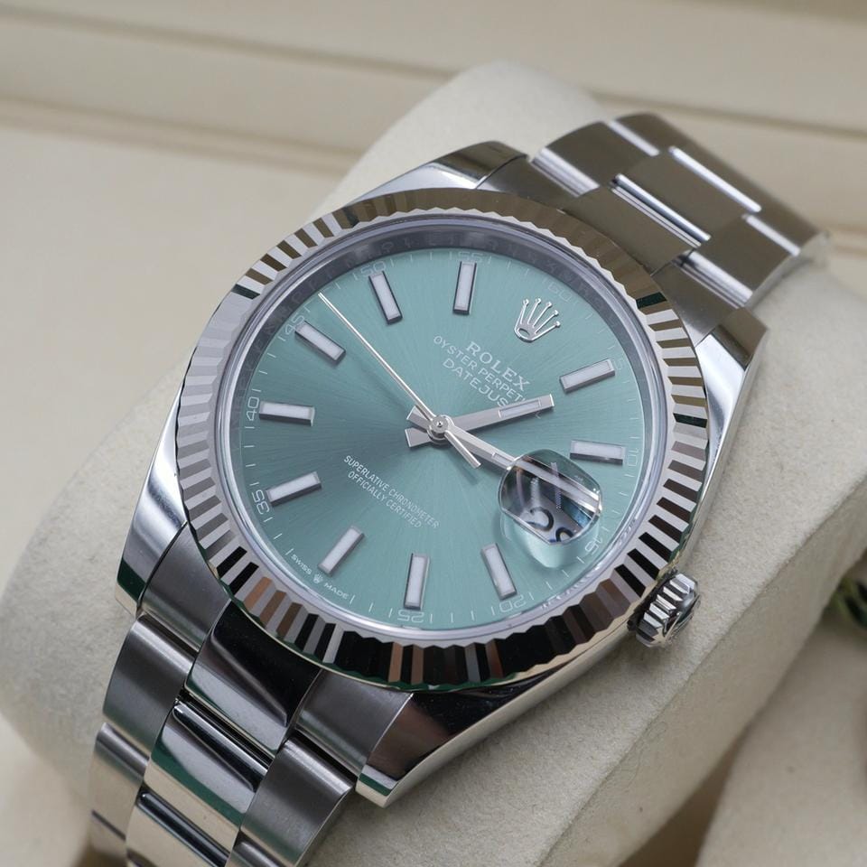 Rolex | Datejust | 126334 | White gold | 41 mm | Steel | Green | Automatic