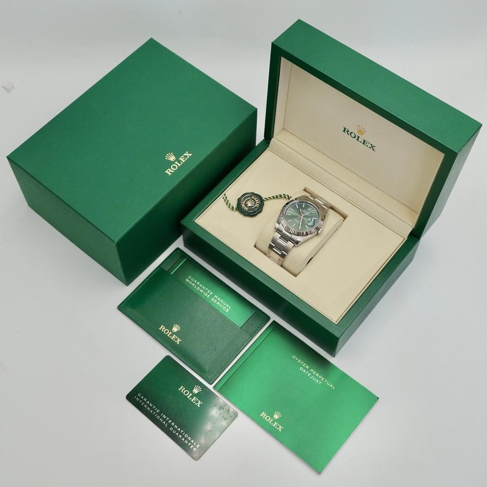 Rolex | Datejust | 126334 | White gold | 41 mm | Steel | Green | Automatic
