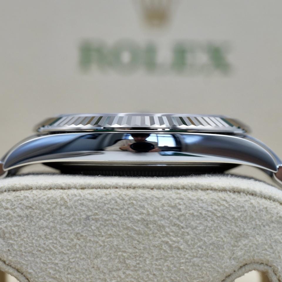 Rolex | Datejust | 126334 | White gold | 41 mm | Steel | Green | Automatic