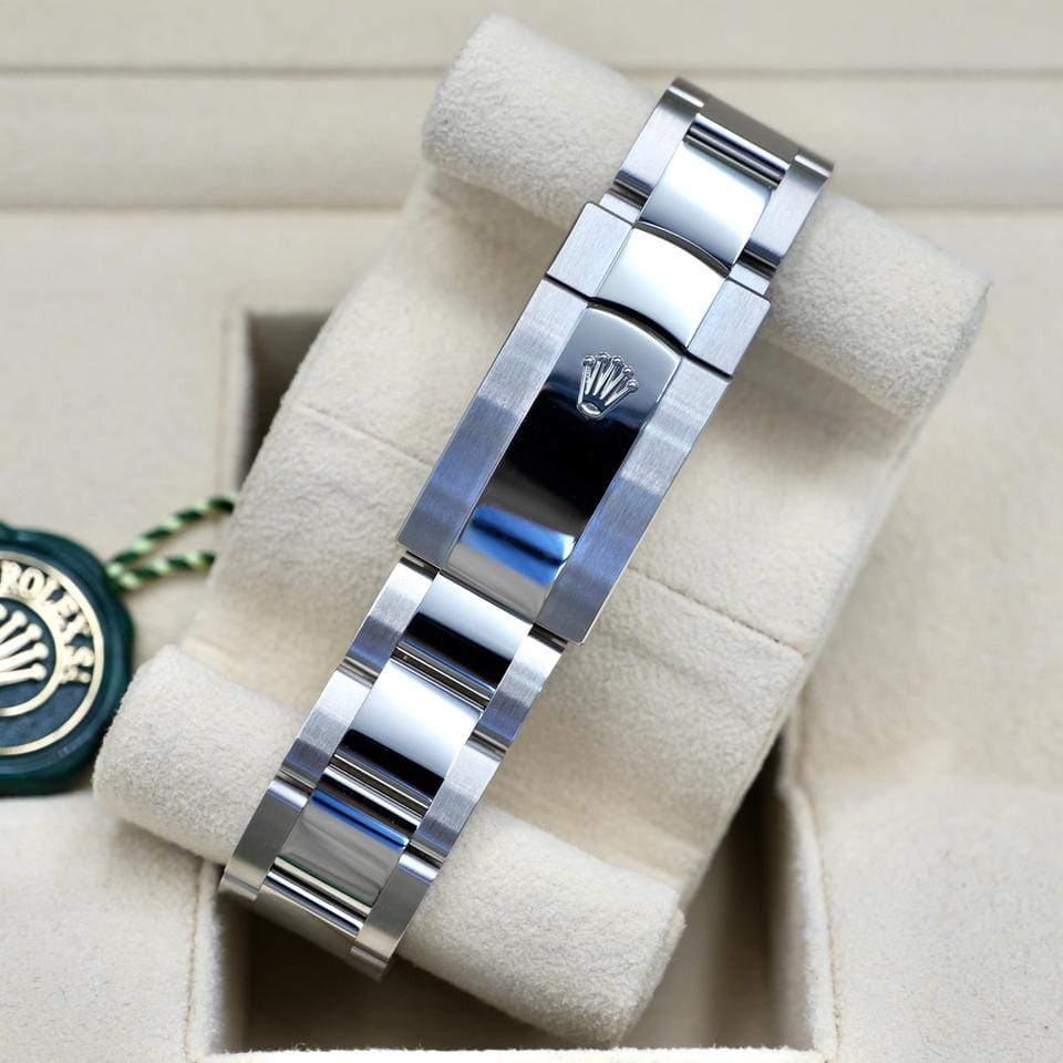 Rolex | Datejust | 126334 | White gold | 41 mm | Steel | Green | Automatic