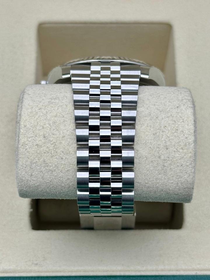 Rolex | Datejust | 126234 | Steel | 41 mm | Steel | Silver (solid) | Automatic