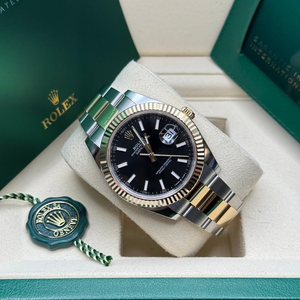 Rolex | Datejust | 126333 | Yellow gold | 41 mm | Gold/Steel | Black | Automatic