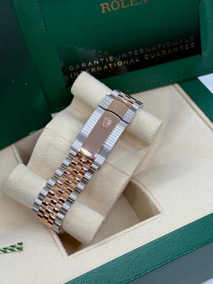 Rolex | Datejust | 126231 | Gold/Steel | 36 x 44 mm | Gold/Steel | Silver | Automatic