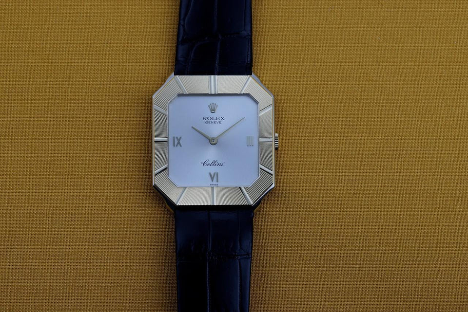 Rolex | Cellini | 4150 | Yellow gold | 28.5 mm | Leather | Silver | Manual winding