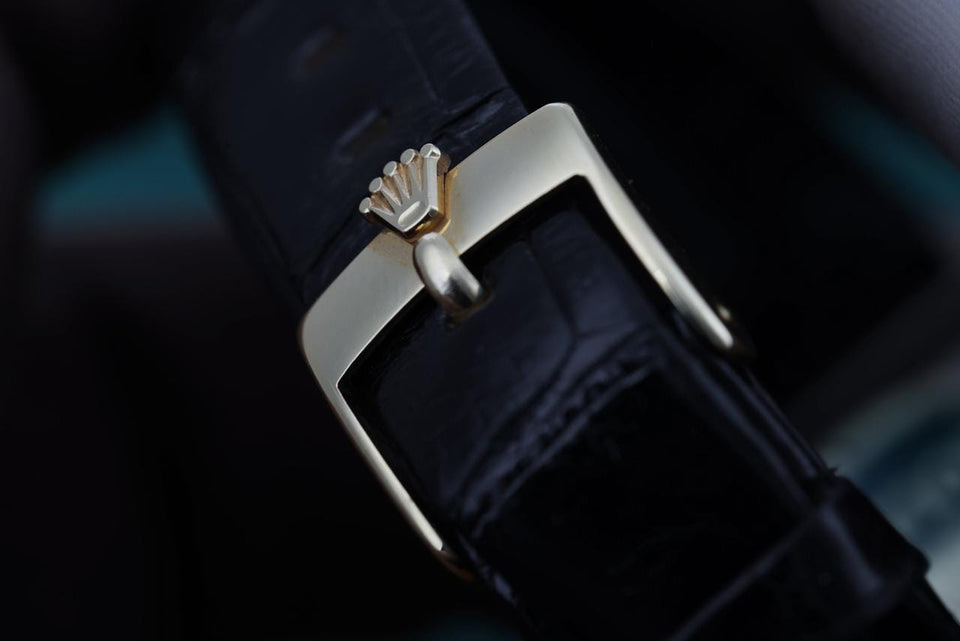 Rolex | Cellini | 4150 | Yellow gold | 28.5 mm | Leather | Silver | Manual winding