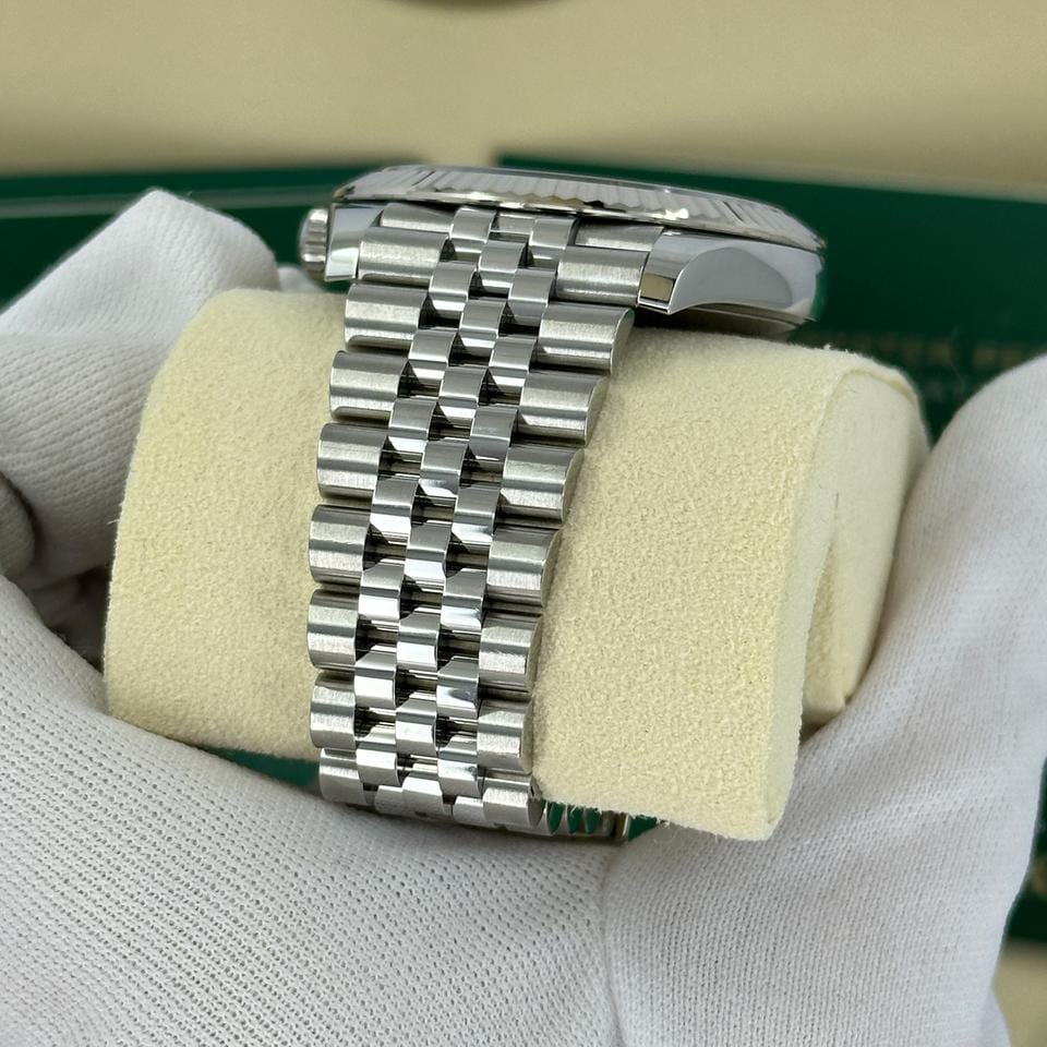 Rolex | Datejust | 126334-0022 | Steel | 41 mm | Steel | Grey | Automatic
