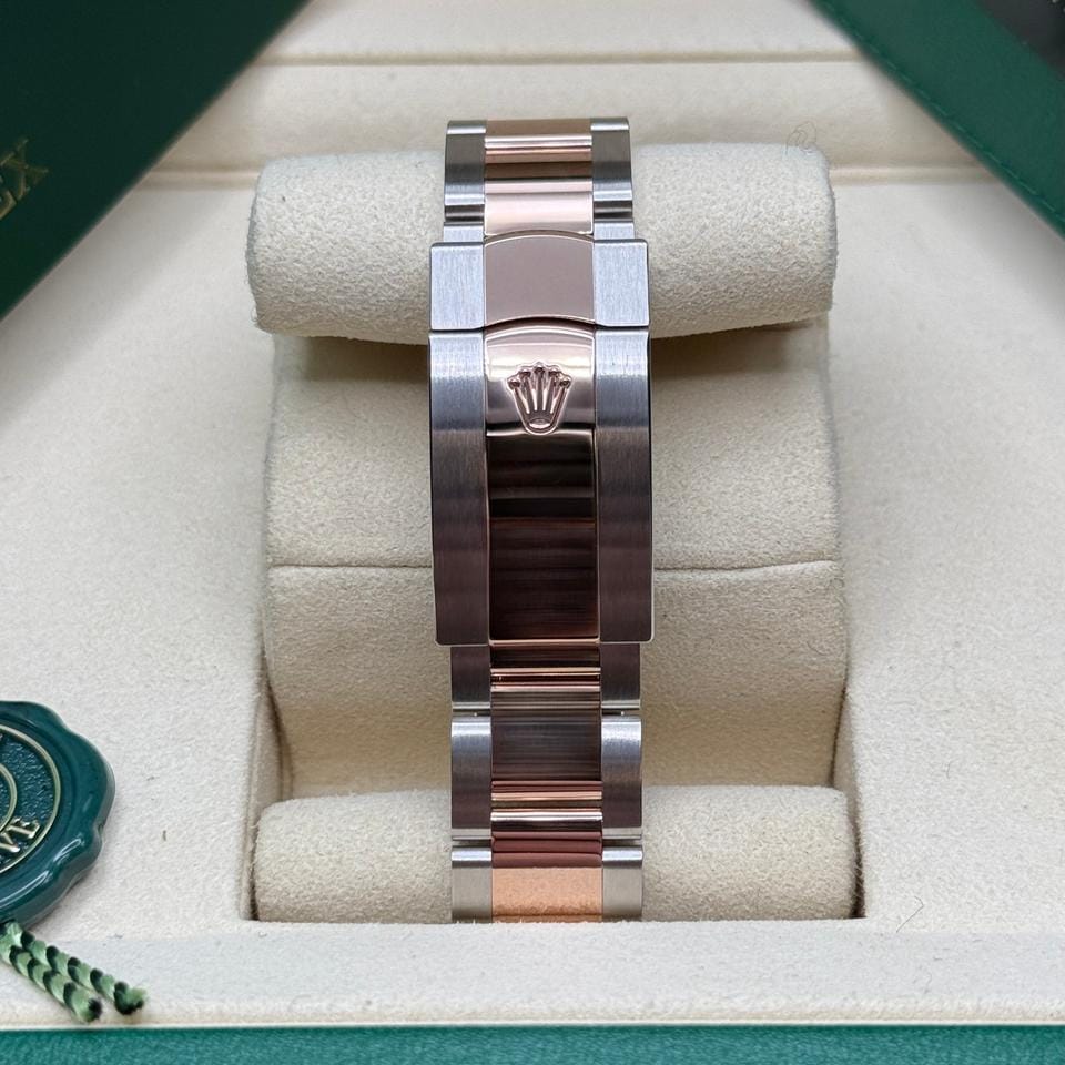 Rolex | Datejust | 126331 | Rose gold | 41 mm | Rose gold | Grey | Automatic