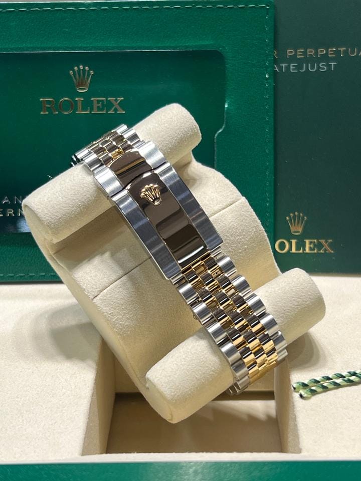 Rolex | Datejust | 126233 | Gold/Steel | 36mm mm | Gold/Steel | Champagne | Automatic