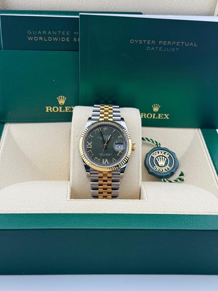 Rolex | Datejust | 126233 | Yellow gold | 36 mm | Gold/Steel | Green | Automatic
