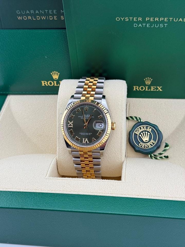 Rolex | Datejust | 126233 | Yellow gold | 36 mm | Gold/Steel | Green | Automatic