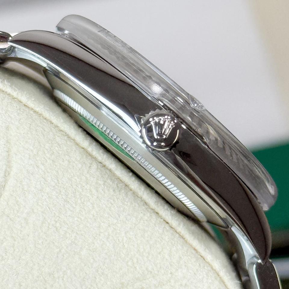 Rolex | Datejust | 126334 | Steel | 41 x 49 mm | Steel | Green | Automatic