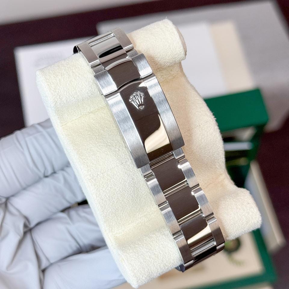 Rolex | Datejust | 126334 | Steel | 41 x 49 mm | Steel | Green | Automatic