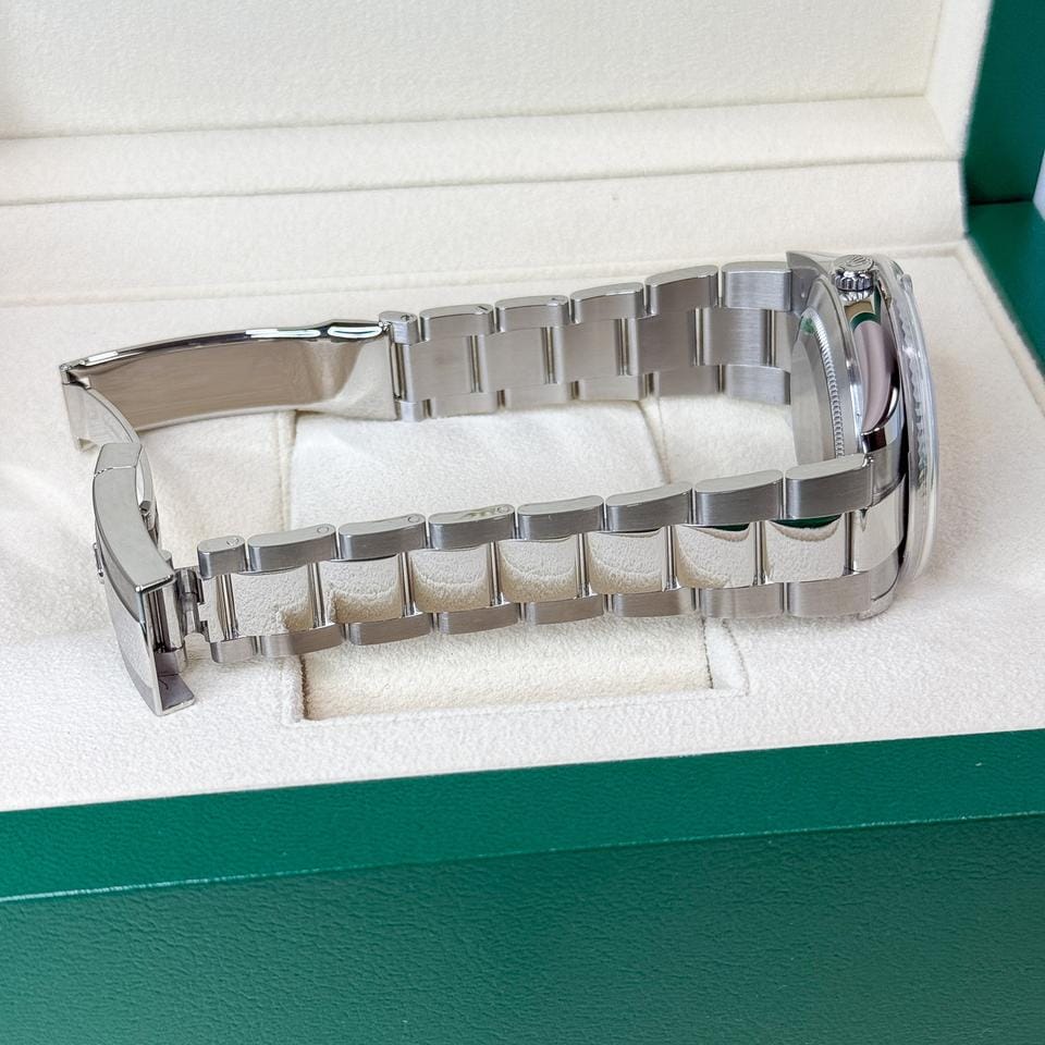 Rolex | Datejust | 126334 | Steel | 41 x 49 mm | Steel | Green | Automatic