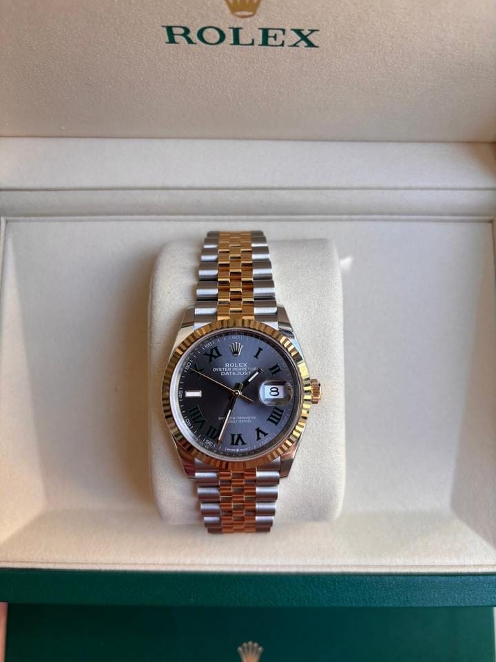 Rolex Datejust Unworn with papers & box