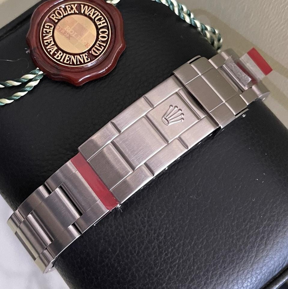 Rolex | Submariner | 16610LV | Steel | 40 mm | Steel | Green | Automatic