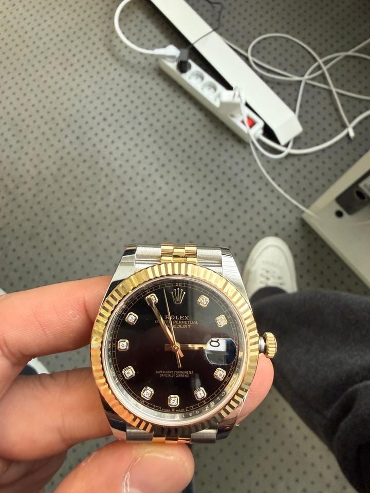 Rolex | Datejust | 126333 | Yellow gold and steel | 41 mm | Gold/Steel | Black | Automatic