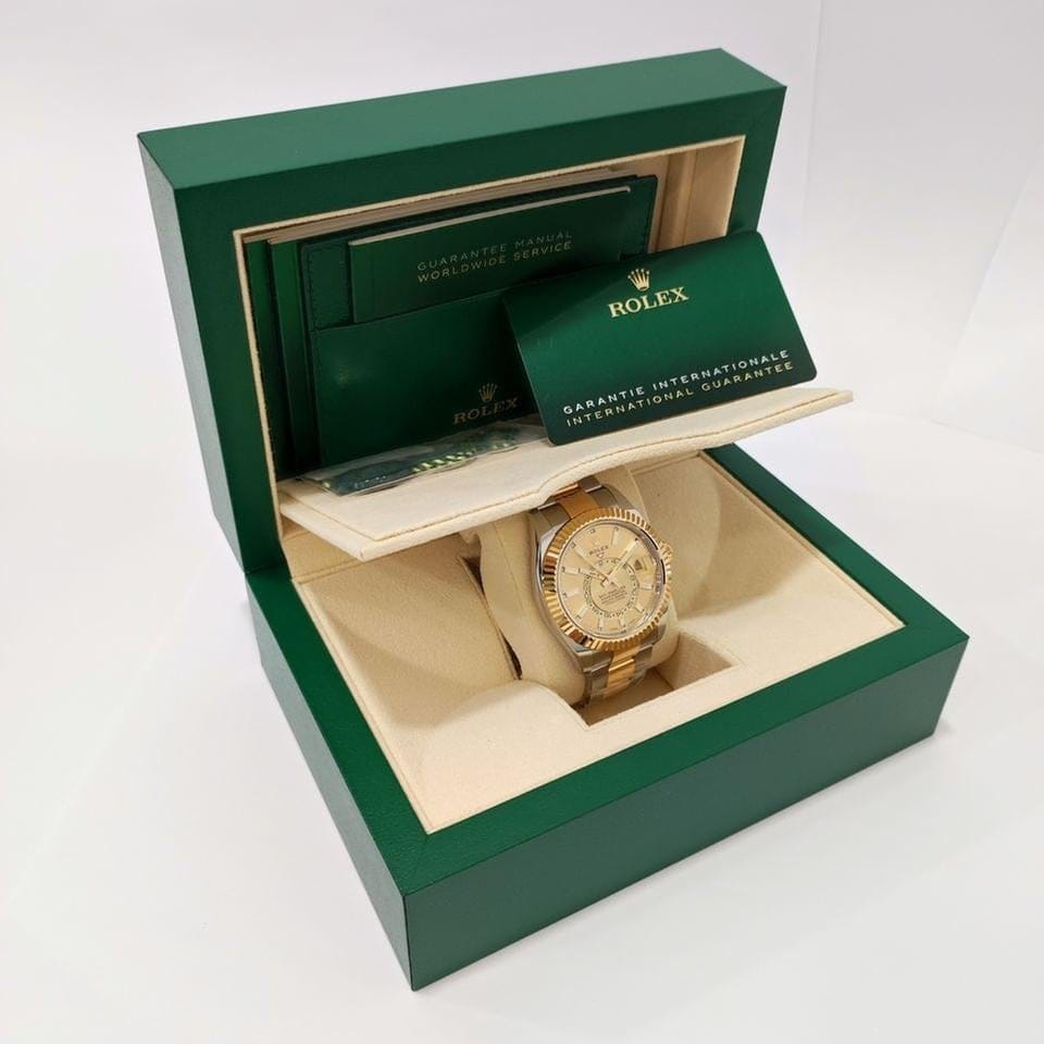 Rolex | Sky-Dweller | M326933-0001  @hksar | Gold/Steel | 42 mm | Gold/Steel | Champagne | Automatic