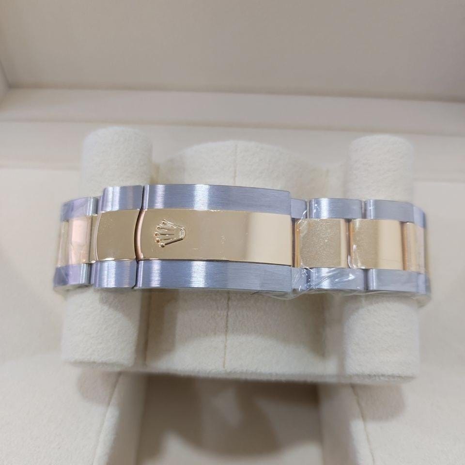 Rolex | Sky-Dweller | M326933-0001  @hksar | Gold/Steel | 42 mm | Gold/Steel | Champagne | Automatic