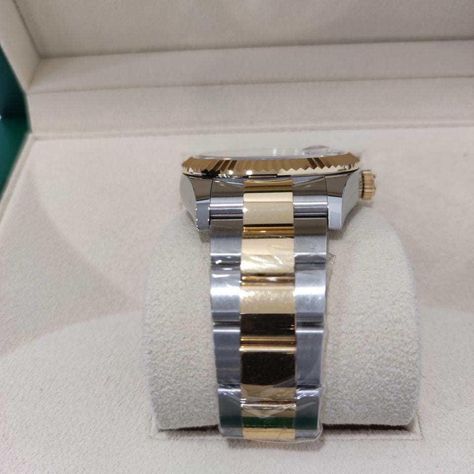 Rolex | Sky-Dweller | M326933-0001  @hksar | Gold/Steel | 42 mm | Gold/Steel | Champagne | Automatic