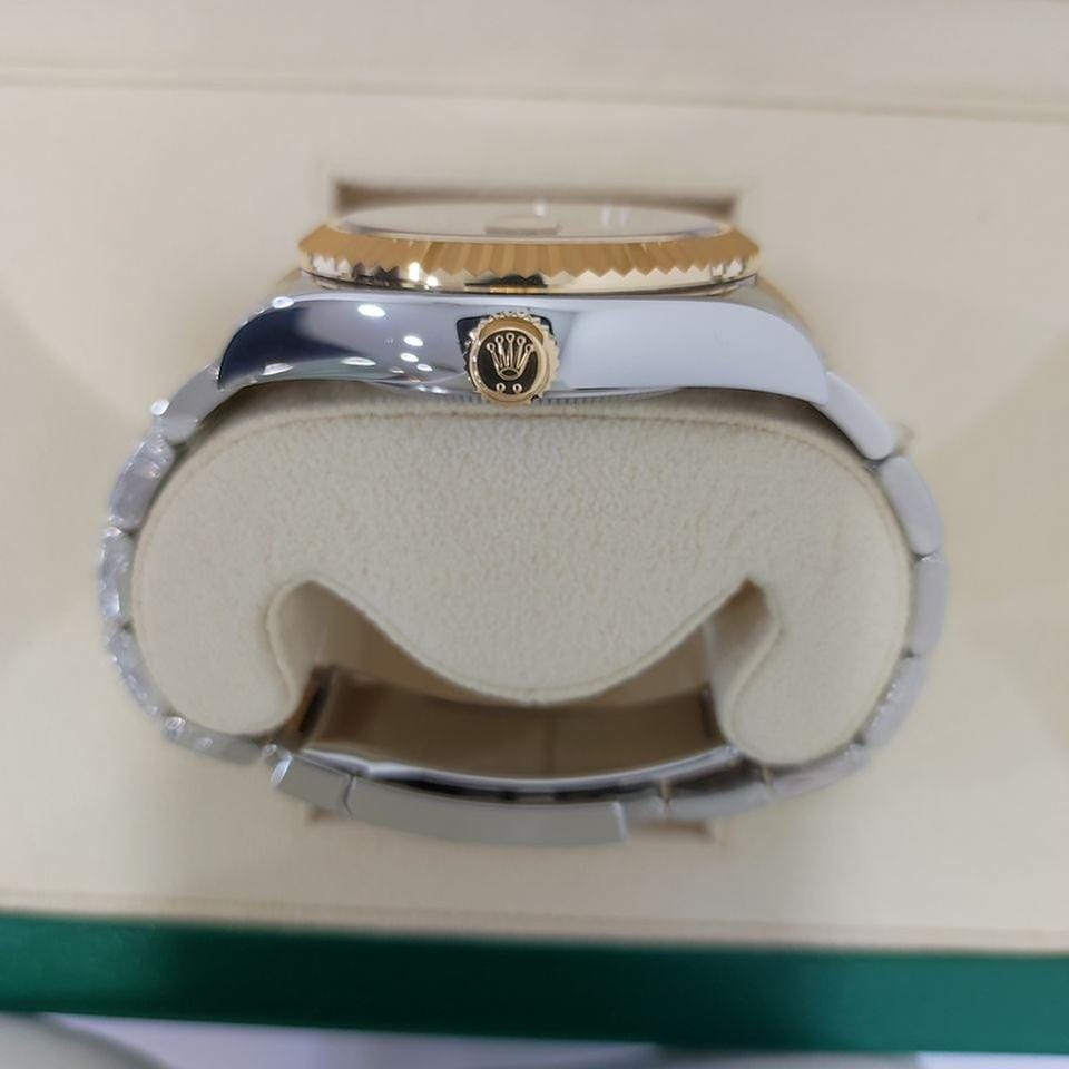 Rolex | Sky-Dweller | M326933-0001  @hksar | Gold/Steel | 42 mm | Gold/Steel | Champagne | Automatic