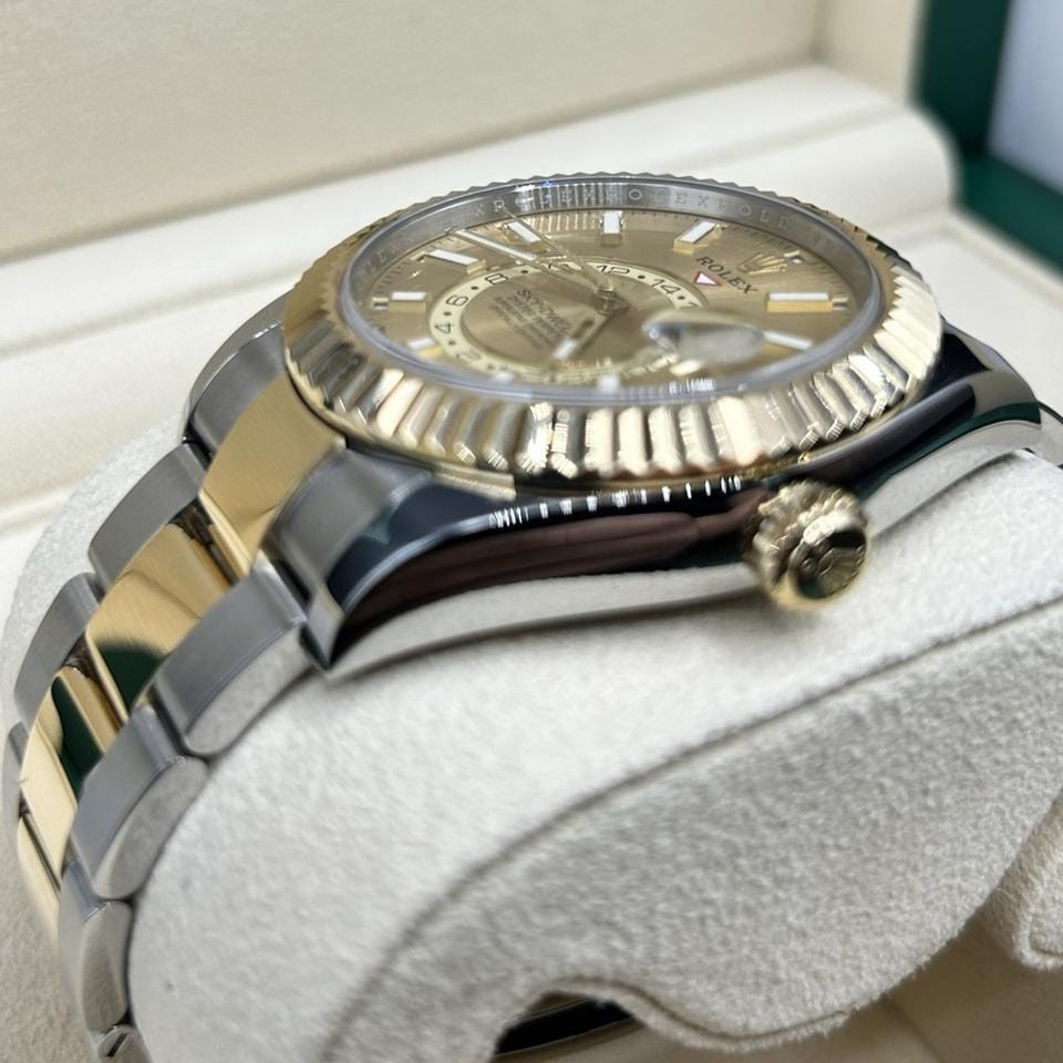 Rolex | Sky-Dweller | 326933 | Gold/Steel | 42 mm | Gold/Steel | Gold | Automatic