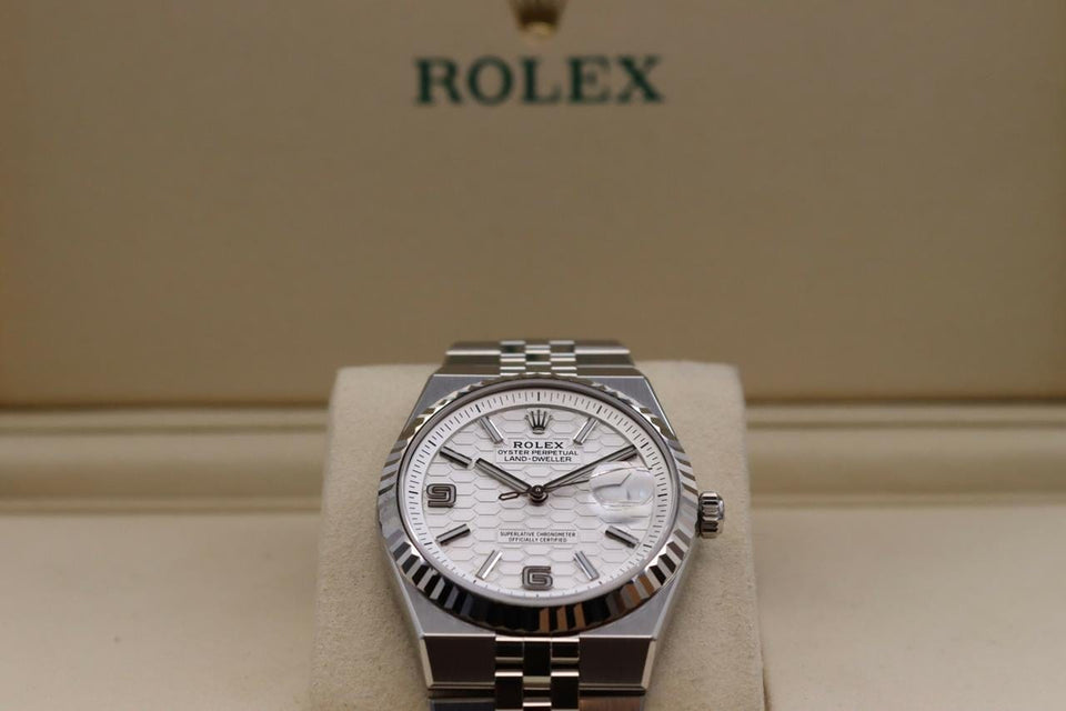 Rolex | Land-Dweller | 127234-0001 | Gold/Steel | 36 mm | White