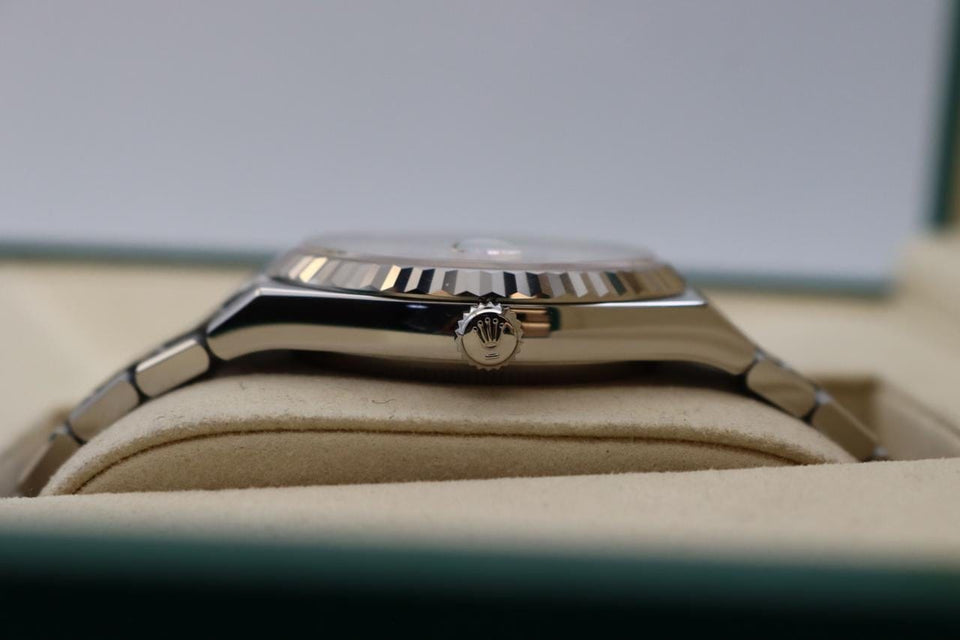 Rolex | Land-Dweller | 127234-0001 | Gold/Steel | 36 mm | White