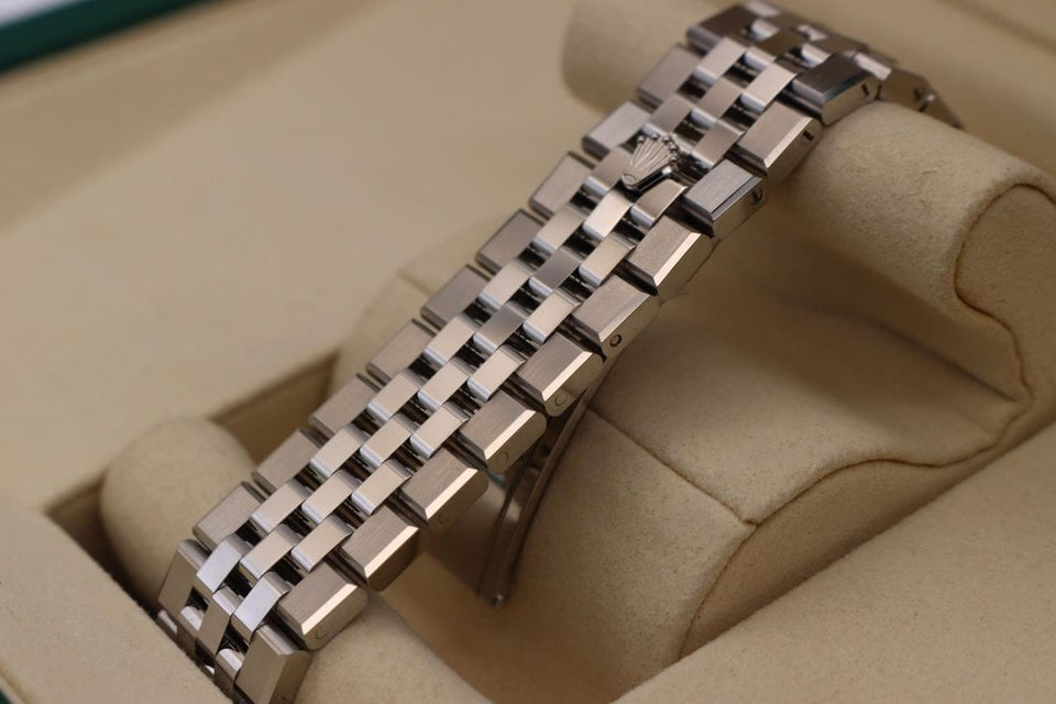 Rolex | Land-Dweller | 127234-0001 | Gold/Steel | 36 mm | White