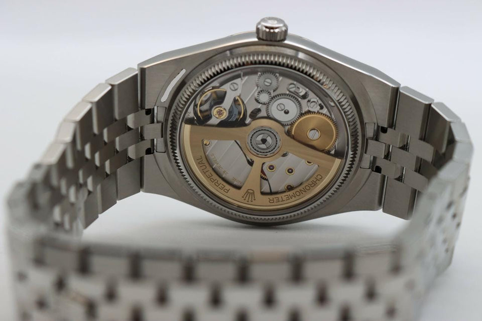 Rolex | Land-Dweller | 127234-0001 | Gold/Steel | 36 mm | White
