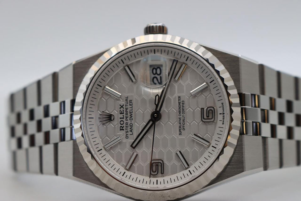 Rolex | Land-Dweller | 127234-0001 | Gold/Steel | 36 mm | White