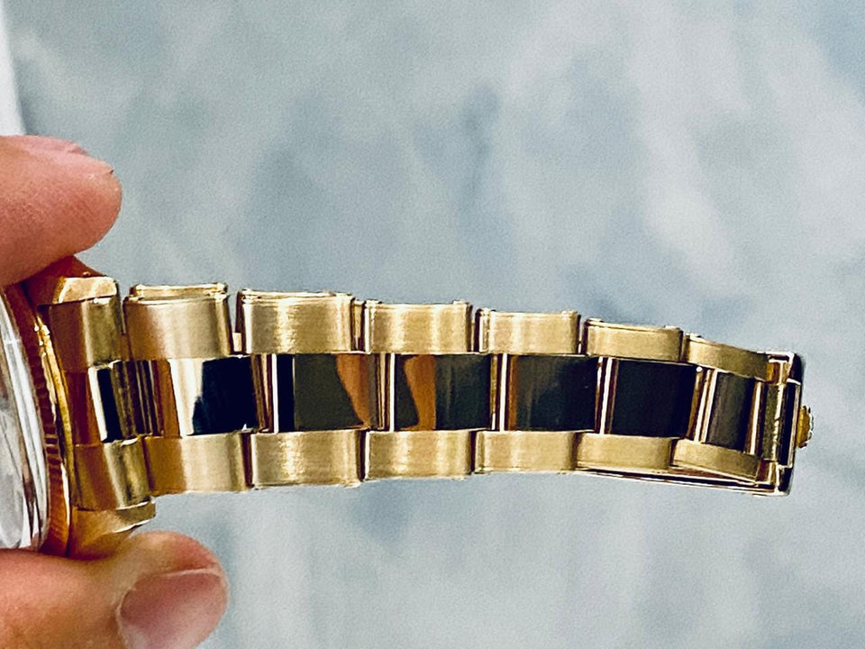 Rolex | Oyster Perpetual | 1005 | Yellow gold | 34 mm | Yellow gold | Silver | Automatic