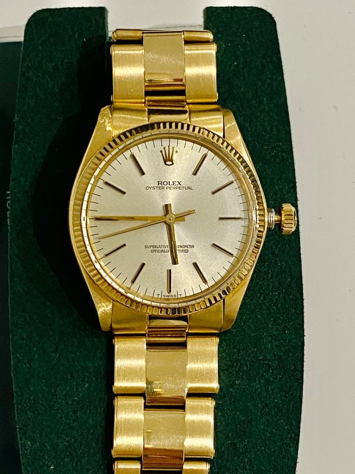 Rolex | Oyster Perpetual | 1005 | Yellow gold | 34 mm | Yellow gold | Silver | Automatic