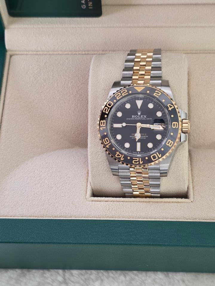 Rolex | GMT-Master II | 126713grnr | Steel | 40 mm | Gold/Steel | Black | Automatic