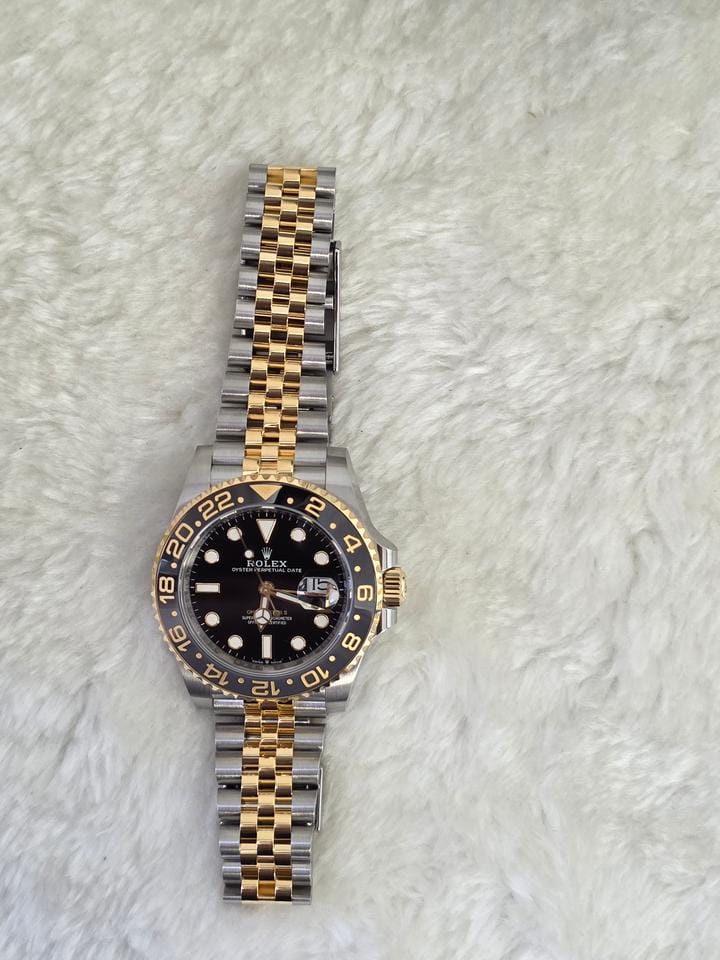 Rolex | GMT-Master II | 126713grnr | Steel | 40 mm | Gold/Steel | Black | Automatic