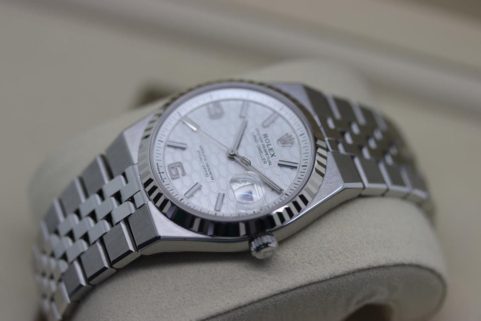 Rolex | Land-Dweller | 127234 | White gold | 36 mm | Steel | White | Automatic