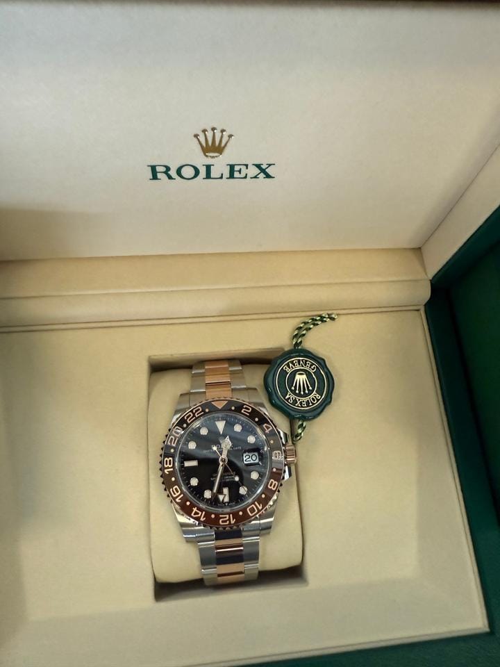 Rolex | GMT-Master II | 126711CHNR | 40 mm | Gold/Steel | Black | Automatic