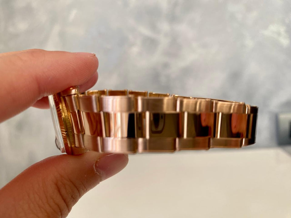 Rolex | Oyster Perpetual | 6627 | Rose gold | 31 mm | Rose gold | Silver | Automatic