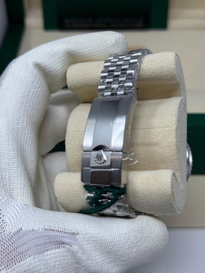 Rolex | GMT-Master II | 126710GRNR | Steel | 40 mm | Steel | Blue | Automatic