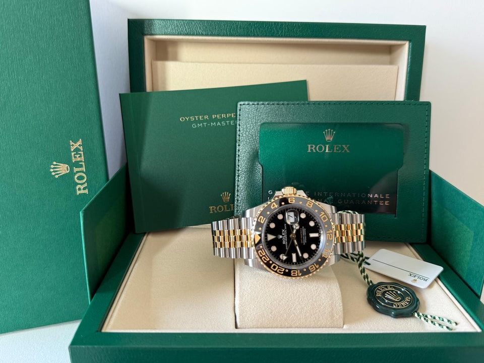Rolex | GMT-Master II | Rolex GMT Master II 126713GRNR | Gold/Steel | 40 mm | Gold/Steel | Black | Automatic