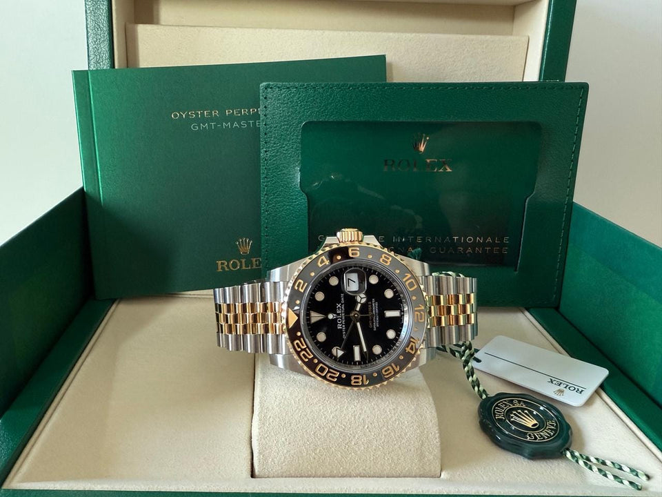 Rolex | GMT-Master II | Rolex GMT Master II 126713GRNR | Gold/Steel | 40 mm | Gold/Steel | Black | Automatic