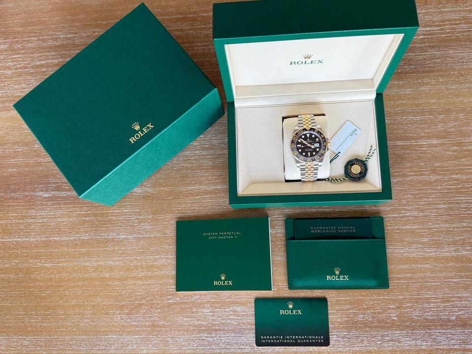 Rolex | GMT-Master II | Rolex GMT Master II 126713GRNR | Gold/Steel | 40 mm | Gold/Steel | Black | Automatic